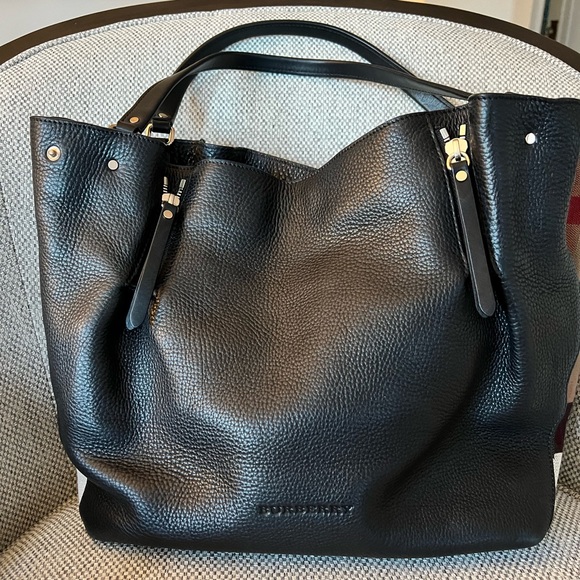 Burberry Bags Burberry Maidstone Black Medium Tote Poshmark